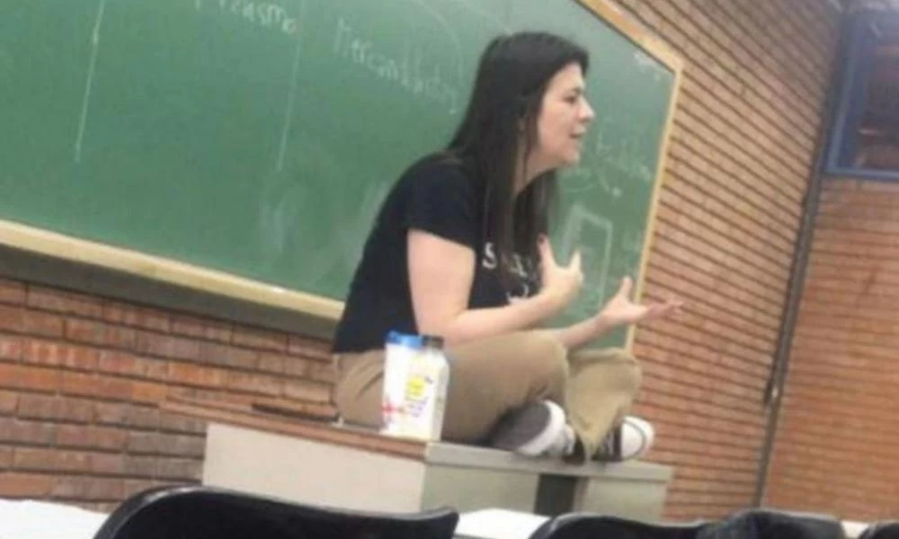 Κορονοϊός: Καθηγήτρια πέθανε την ώρα που συμμετείχε σε τηλεδιάλεξη